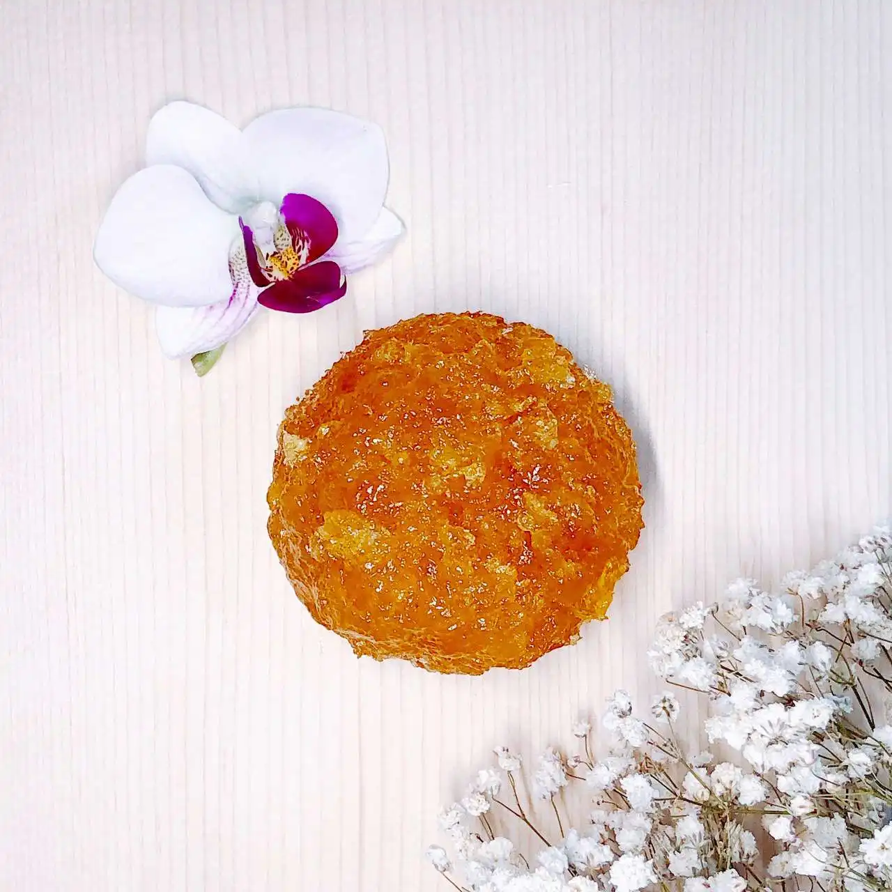 嚴選鳳梨餡 Carefully Selected Pineapple Filling